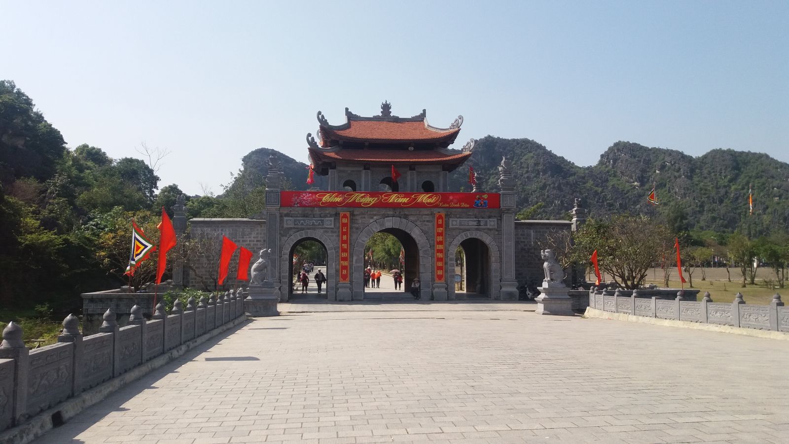 The gate to enter Hoa Lu ancient capital